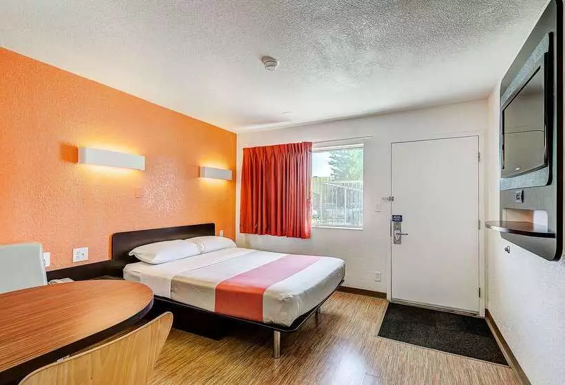 מוטל Park Inn By Radisson, Thornton