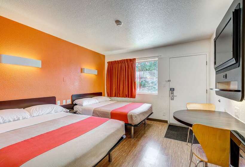 汽车旅馆 Park Inn By Radisson, Thornton