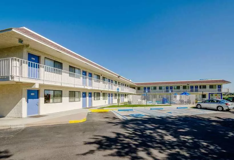 מוטל Park Inn By Radisson, Thornton