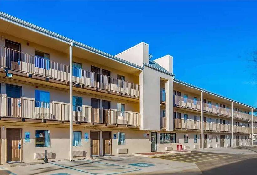 모텔 Days Inn By Wyndham Charleston Wv