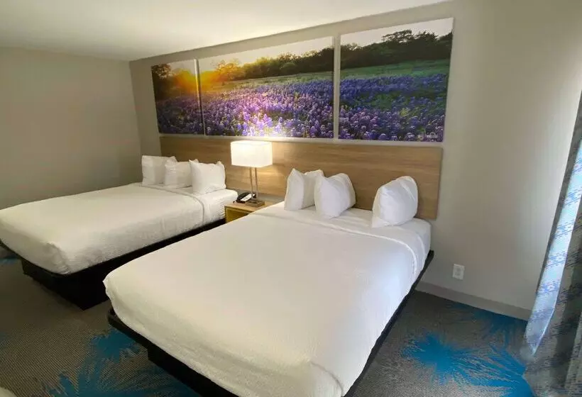 מוטל Days Inn By Wyndham Waco University Area