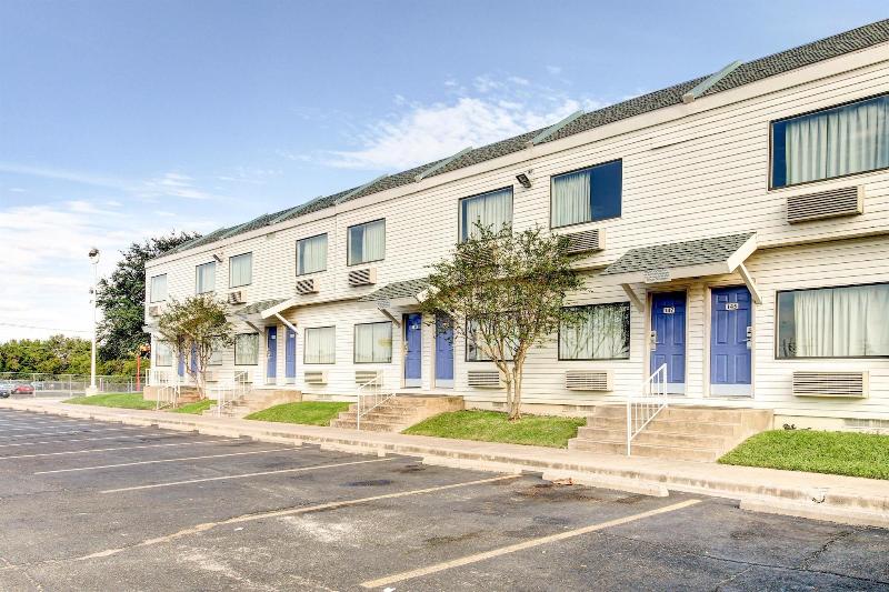 汽车旅馆  Days Inn By Wyndham Waco University Area