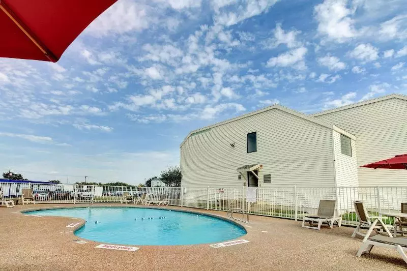 מוטל Days Inn By Wyndham Waco University Area