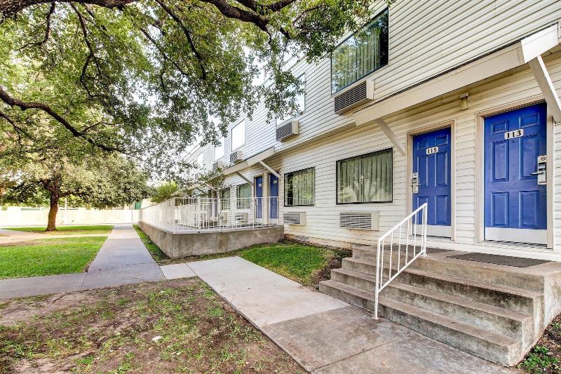 汽车旅馆  Days Inn By Wyndham Waco University Area