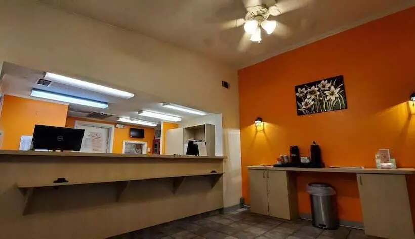 فندق على الطريق Knights Inn Florence