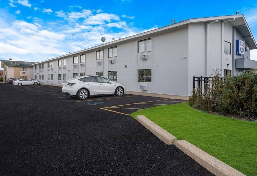 فندق على الطريق Knights Inn Grand Rapids