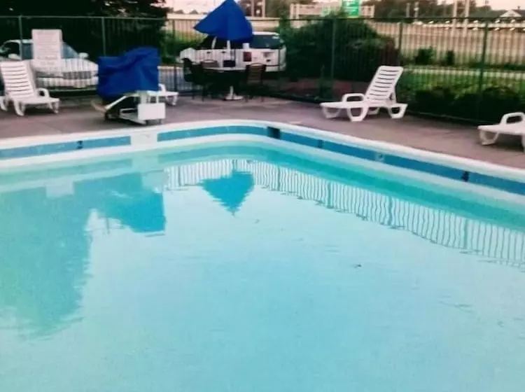 모텔 Red Carpet Inn Louisville North Jeffersonville In