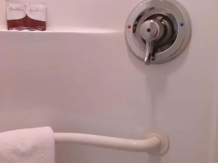 모텔 Red Carpet Inn Louisville North Jeffersonville In