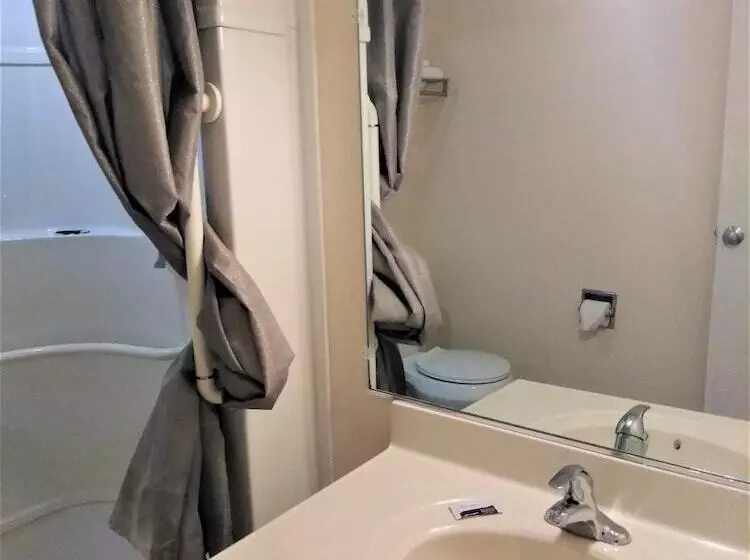 모텔 Red Carpet Inn Louisville North Jeffersonville In