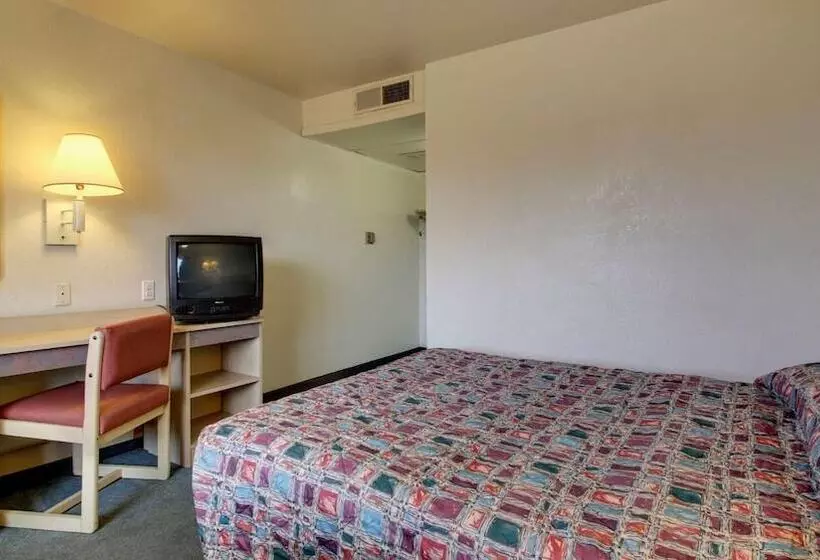 모텔 Red Carpet Inn Louisville North Jeffersonville In