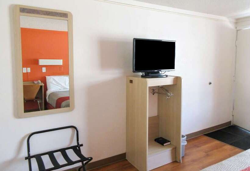 モーテル Rodeway Inn