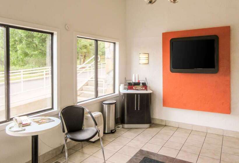 モーテル Rodeway Inn