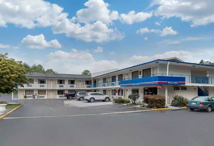 Motel Rodeway Inn Winston Salem Route 52