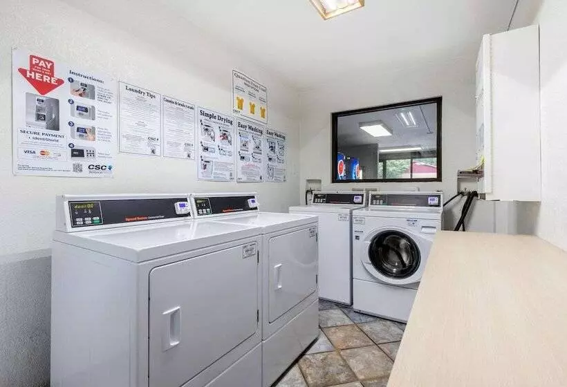 Motel Rodeway Inn Winston Salem Route 52