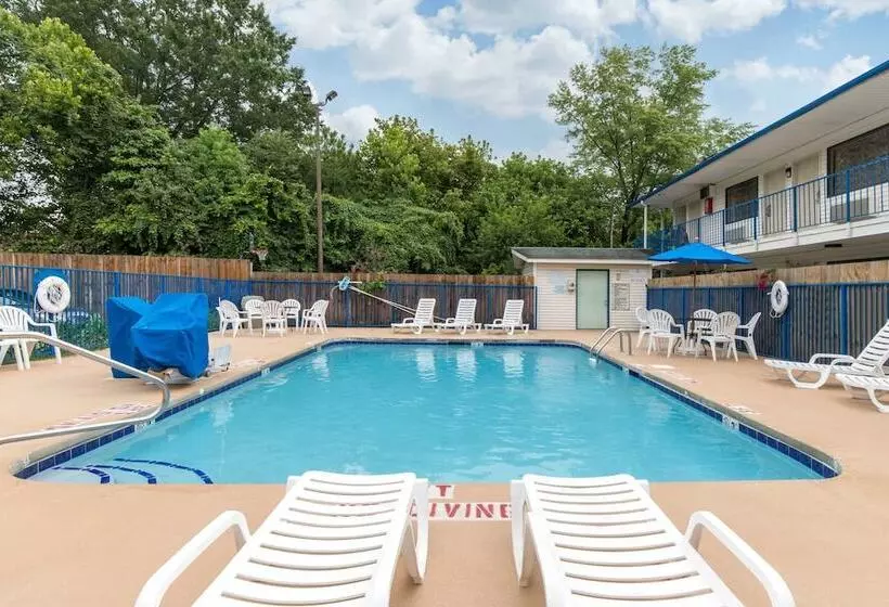 Motel Rodeway Inn Winston Salem Route 52