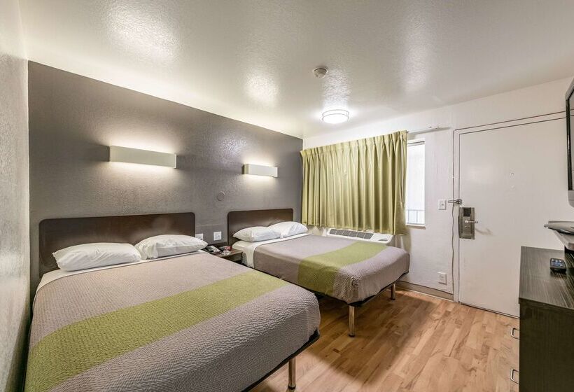 モーテル Studio 6 Monroe, La  Hwy 165