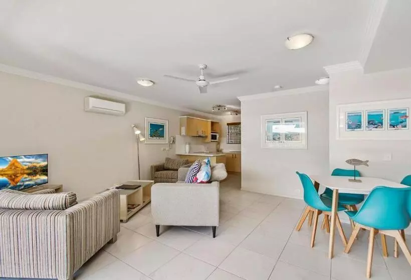 Noosa River Palms