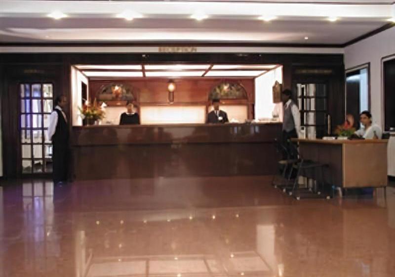 Velan Hotel Greenfields