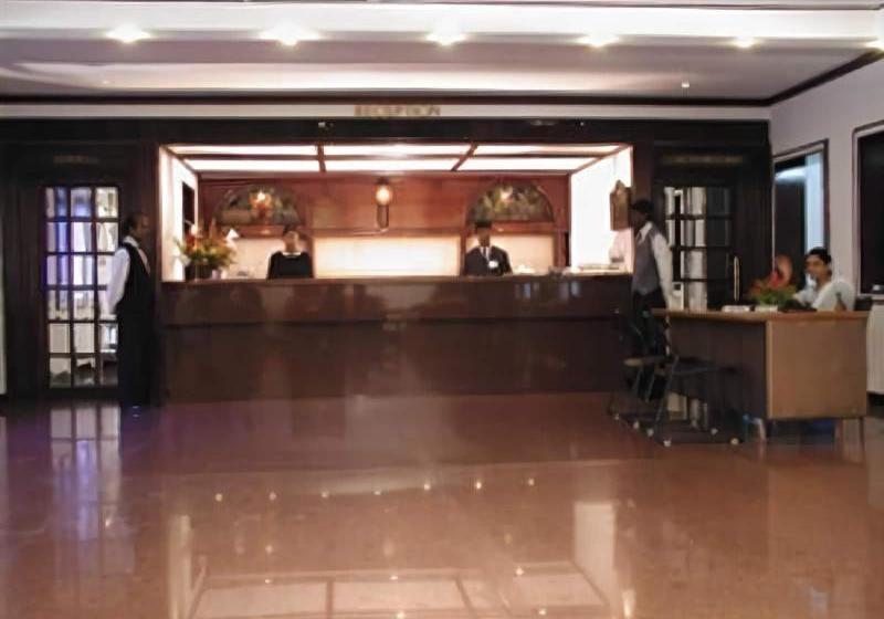 Velan Hotel Greenfields