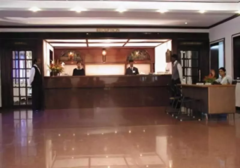 Velan Hotel Greenfields