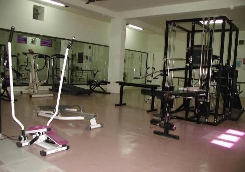 Velan Hotel Greenfields