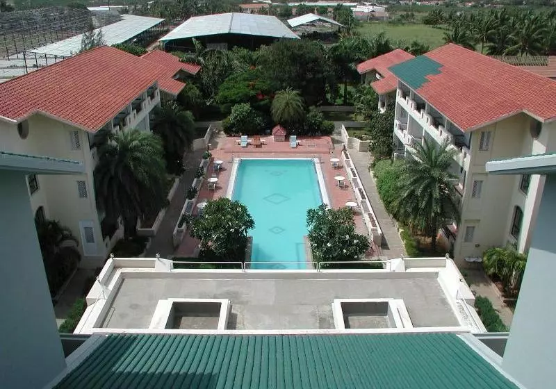 Velan Hotel Greenfields