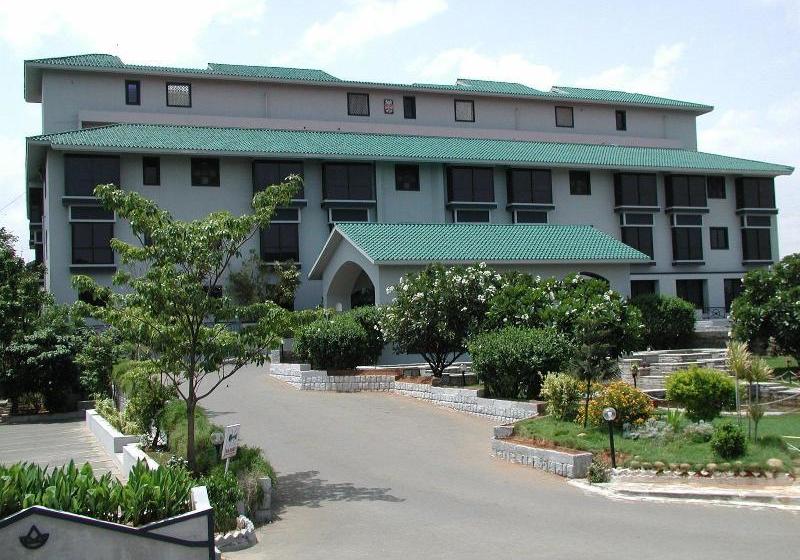 Velan Hotel Greenfields