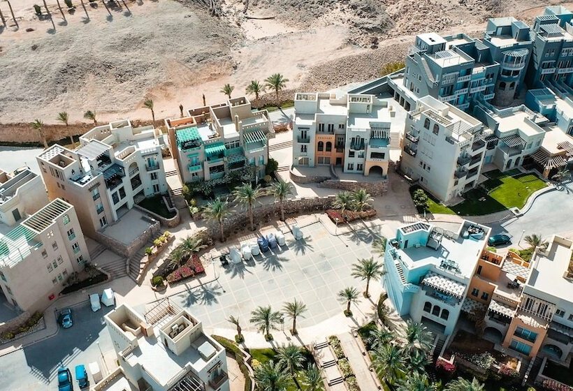 Azzurra Sahl Hasheesh