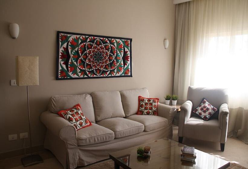 Azzurra Sahl Hasheesh