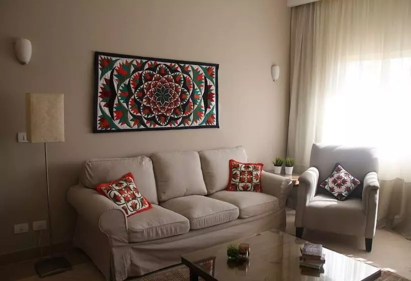 Azzurra Sahl Hasheesh