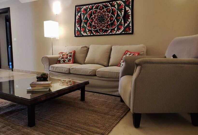 Azzurra Sahl Hasheesh