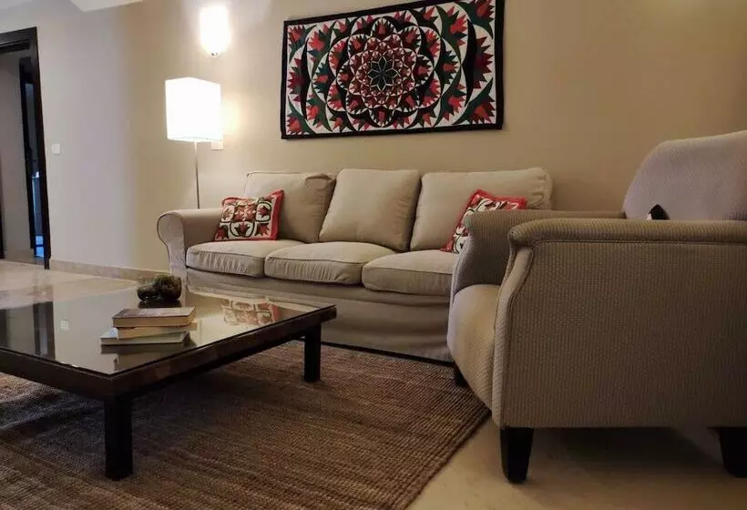 Azzurra Sahl Hasheesh