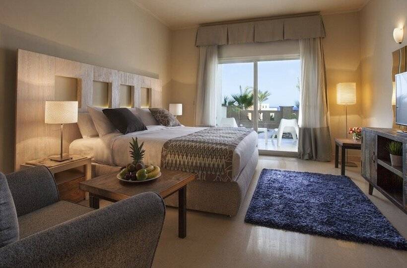 Azzurra Sahl Hasheesh