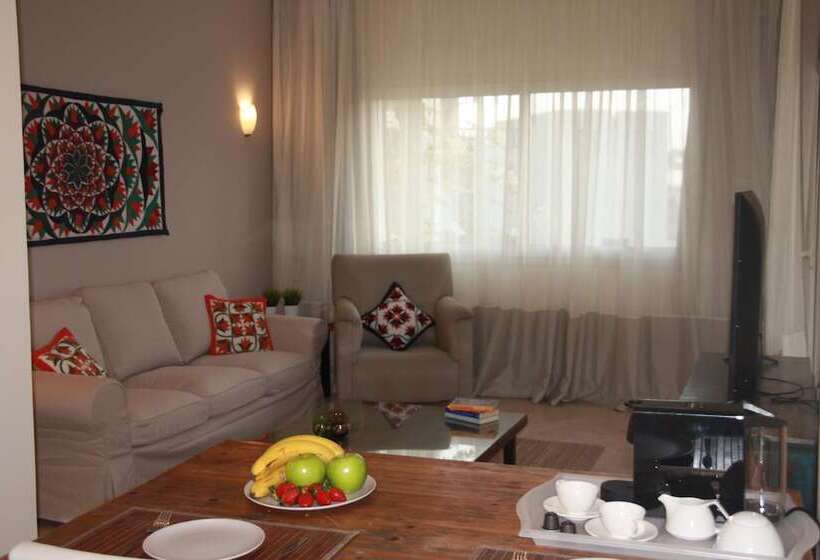 Azzurra Sahl Hasheesh