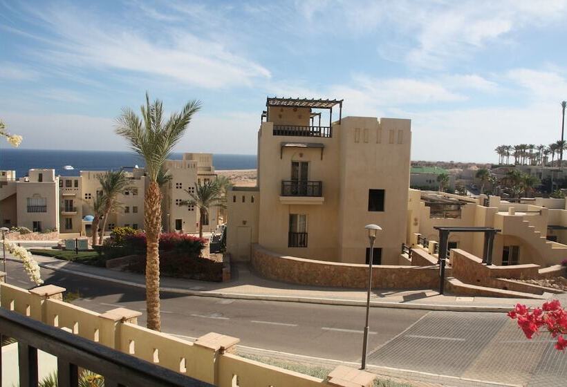 Azzurra Sahl Hasheesh