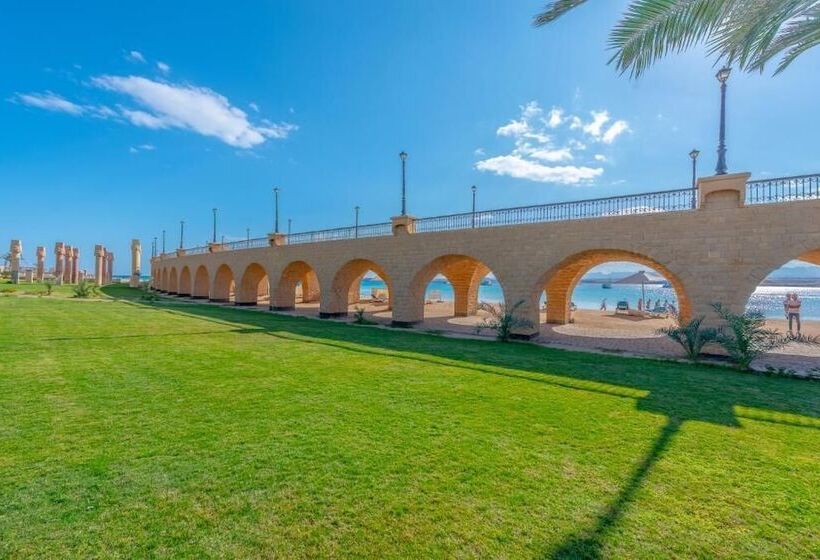 Azzurra Sahl Hasheesh