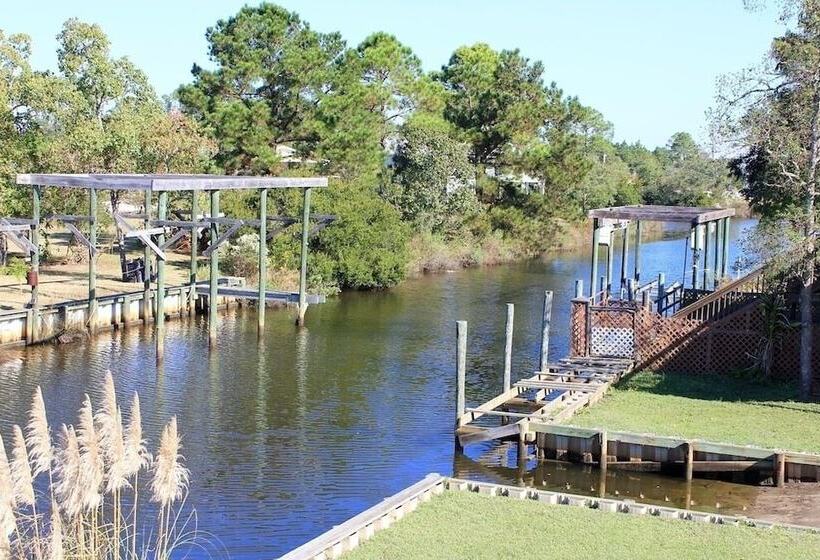 Bed and Breakfast Carroll House Cottages