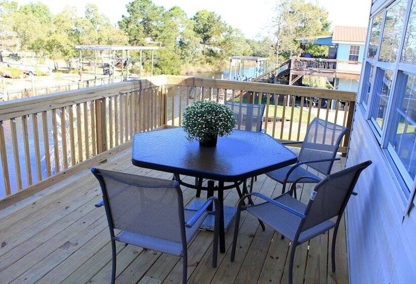 Bed and Breakfast Carroll House Cottages