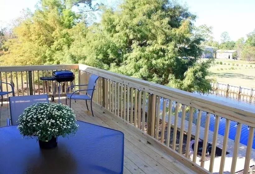 住宿加早餐  Carroll House Cottages