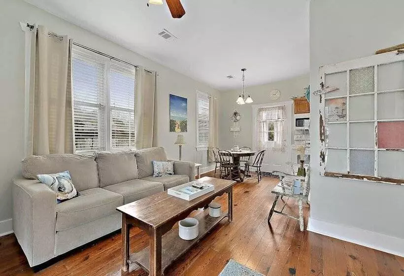 住宿加早餐  Carroll House Cottages