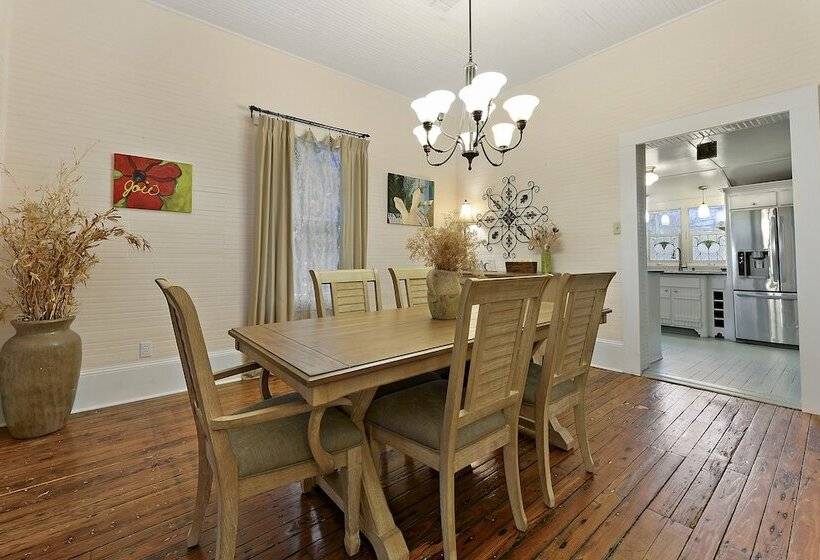 Bed and Breakfast Carroll House Cottages