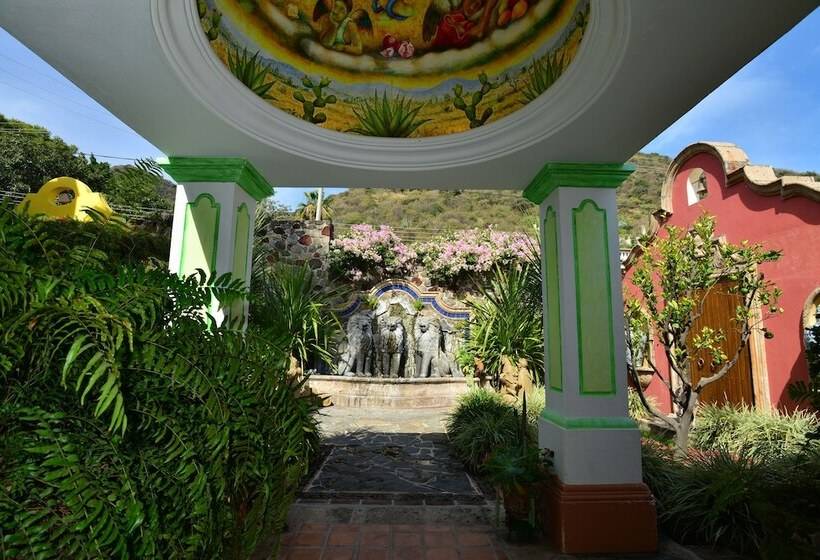 Bed and Breakfast Casa Tres Leones