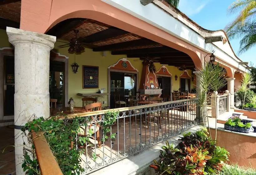 مبيت وإفطار Casa Tres Leones