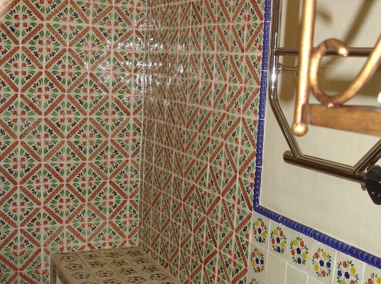 Bed and Breakfast Casa Tres Leones