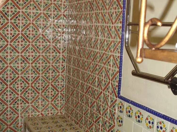 مبيت وإفطار Casa Tres Leones