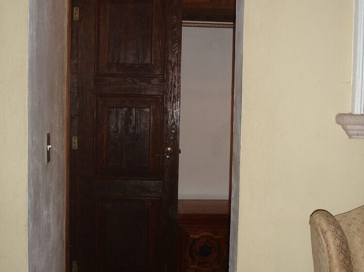 Bed and Breakfast Casa Tres Leones