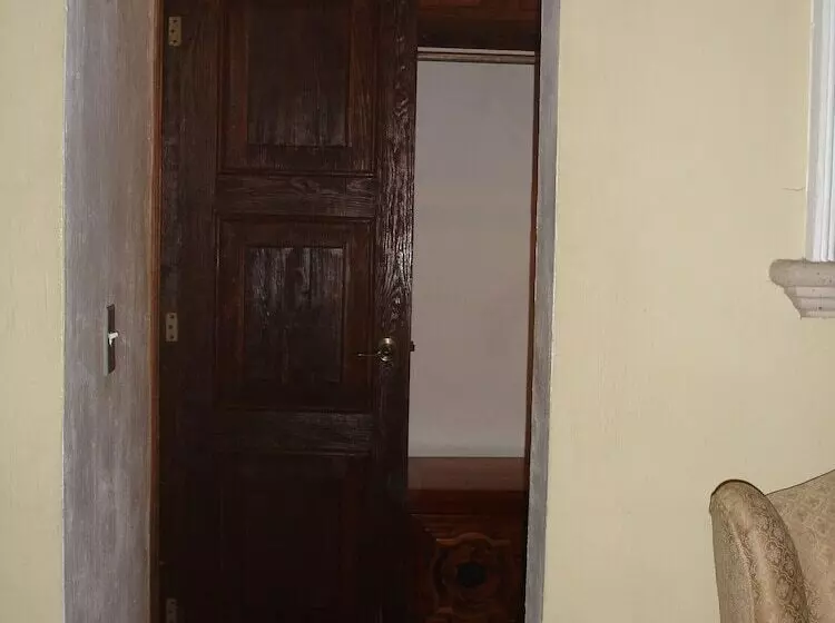 مبيت وإفطار Casa Tres Leones