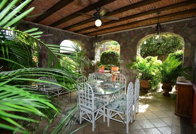 Bed and Breakfast Casa Tres Leones