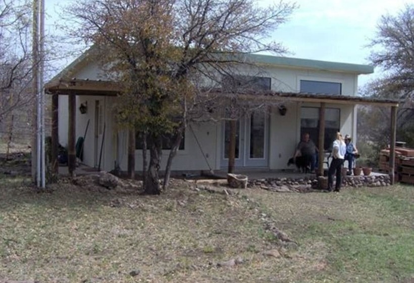 민박 Davis Mountains Inn