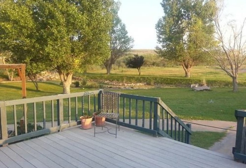 민박 Davis Mountains Inn